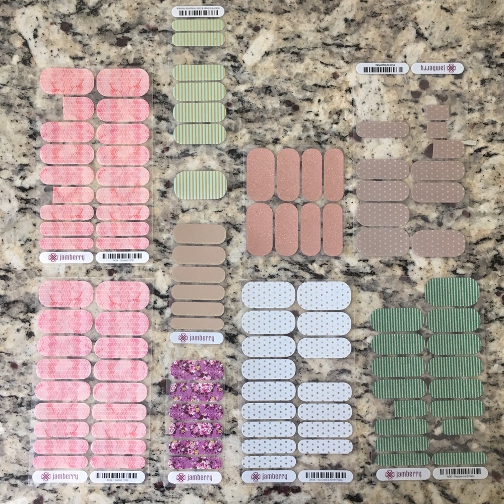 LAST CHANCE 7/27 📣 Jamberry nails lot